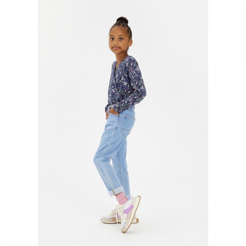 The New Daliah mom fit jeans light blue